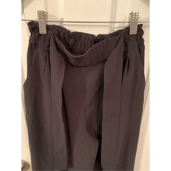 Lululemon black high waisted pants with pockets no size tag fits 0-2 - Picture 2 of 6